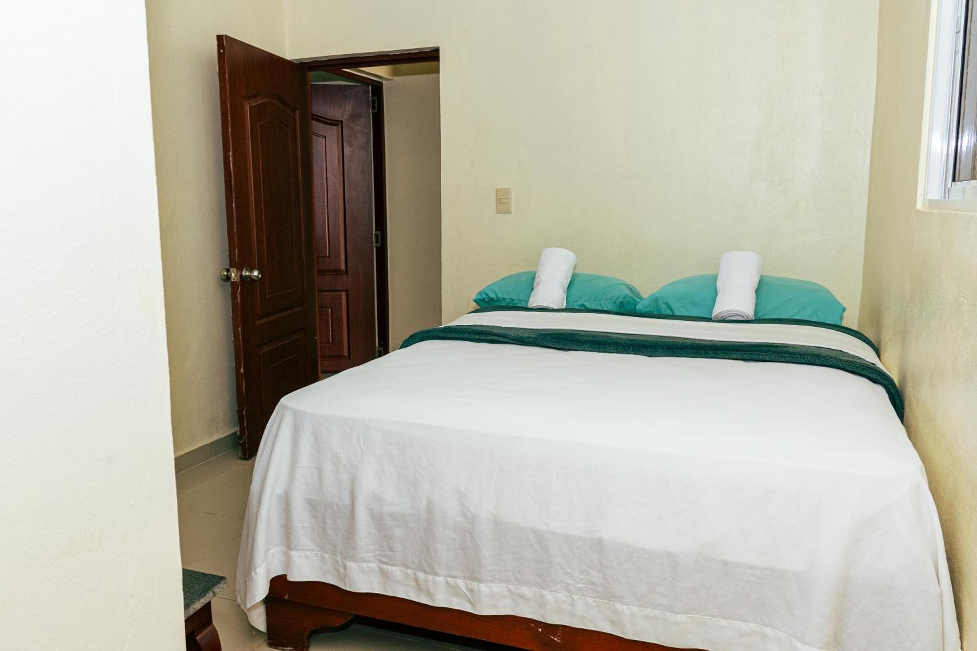 Bnb Tropical Island Aparthotel - Corales Del Sur - Santo Domingo Este La Viva Bagian luar foto