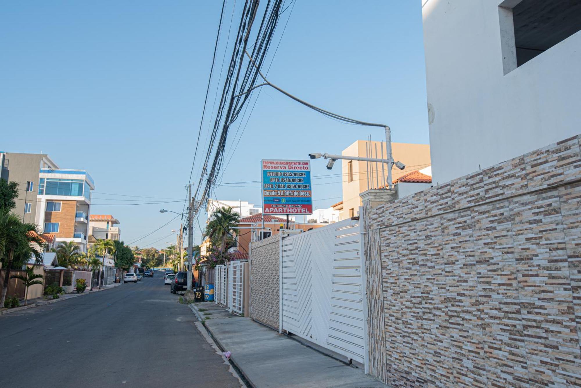 Bnb Tropical Island Aparthotel - Corales Del Sur - Santo Domingo Este La Viva Bagian luar foto